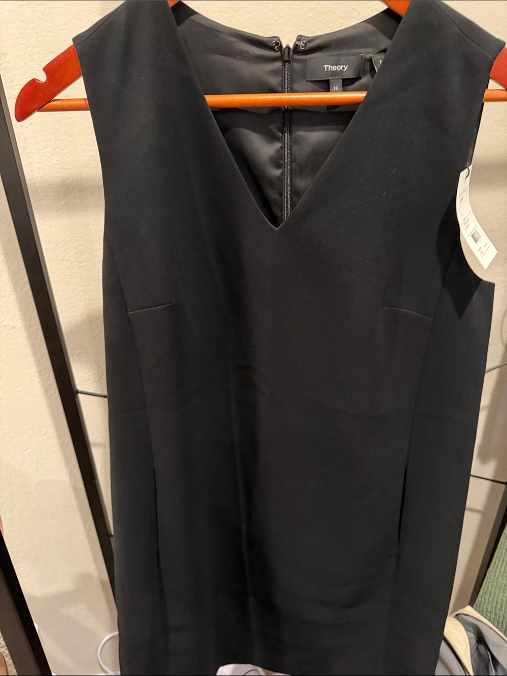Theory Nurita Black V-Neck Sleeveless Sheath Dress size 10